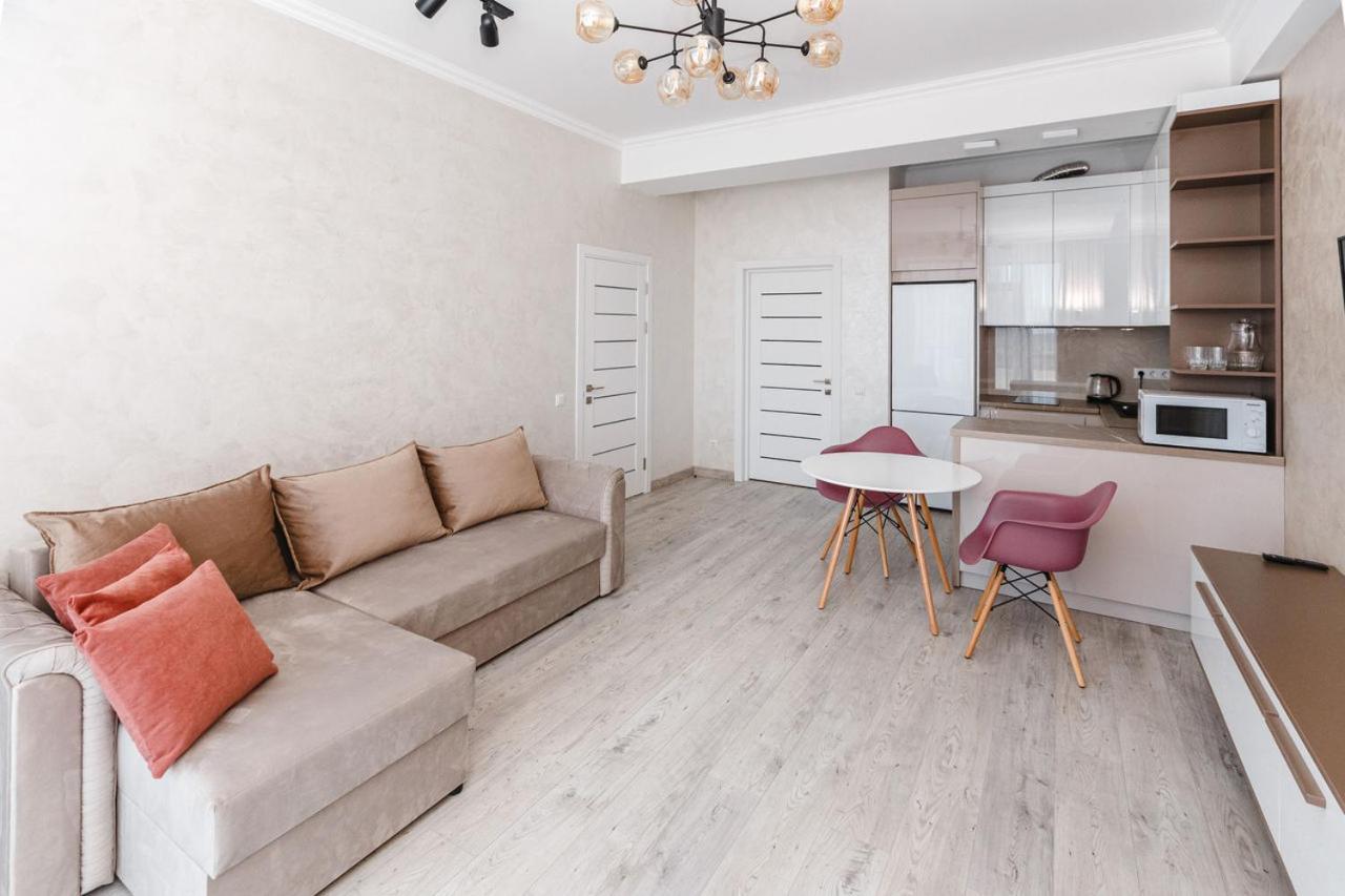Double Skyhouse Exclusive Apartments Chişinǎu Buitenkant foto