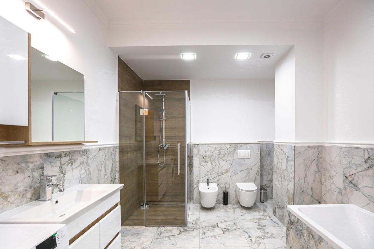 Double Skyhouse Exclusive Apartments Chişinǎu Buitenkant foto