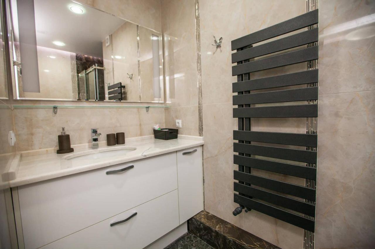 Double Skyhouse Exclusive Apartments Chişinǎu Buitenkant foto